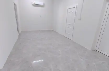 Apartment - 2 Bedrooms - 1 Bathroom for rent in West Bay - West Bay - Doha