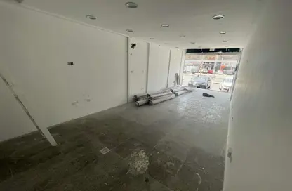 Shop - Studio - 1 Bathroom for rent in Salwa Road - Al Aziziyah - Doha