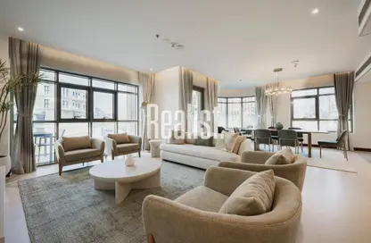 Apartment - 4 Bedrooms - 5 Bathrooms for sale in The Pearl Island - Doha