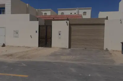 فيلا - 4 غرف نوم - 2 حمامات للبيع في جزيرة اللؤلؤة - الدوحة