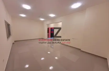 Empty Room image for: Apartment - 2 Bedrooms - 2 Bathrooms for rent in Madinat Khalifa North - Madinat Khalifa - Doha, Image 1