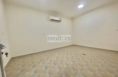 شقة - 1 حمام للايجار في الغرافة - الدوحة
