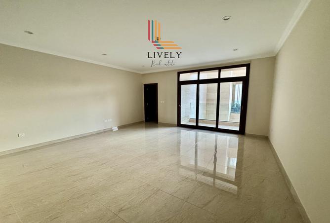 943688 - Property Image 2