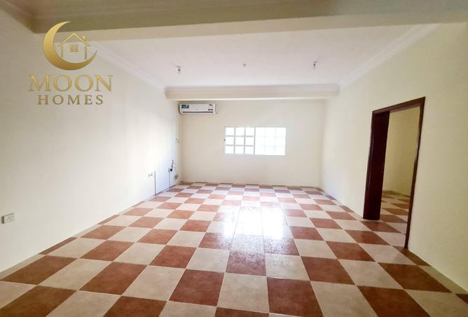 977092 - Property Image 2