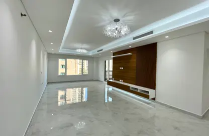 Apartment - 2 Bedrooms - 3 Bathrooms for sale in West Porto Drive - Porto Arabia - The Pearl Island - Doha