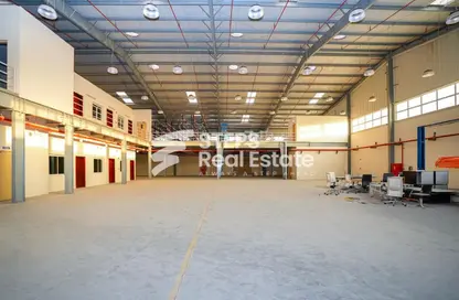 Warehouse - Studio - 7+ Bathrooms for rent in Industrial Area 4 - Industrial Area - Industrial Area - Doha
