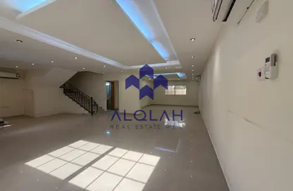 فيلا - 3 غرف نوم - 4 حمامات للايجار في شارع الوعب - الوعب - الدوحة