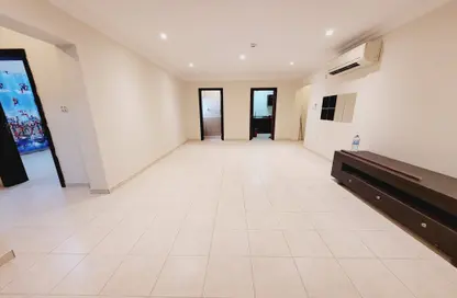 Apartment - 2 Bedrooms - 2 Bathrooms for rent in Musheireb Apartments - Musheireb - Doha
