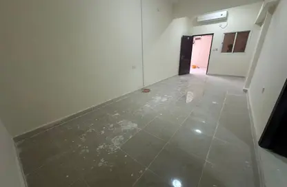 شقة - غرفة نوم - 1 حمام للايجار في شارع المطار القديم - طريق المطار القديم - الدوحة شقة - غرفة نوم - 1 حمام للايجار في شارع المطار القديم - طريق المطار القديم - الدوحة