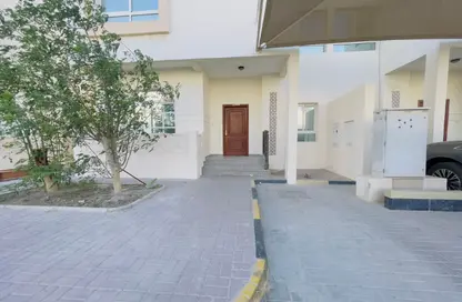 Villa - 5 Bedrooms - 3 Bathrooms for rent in Al Numan Street - Al Aziziyah - Doha