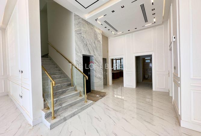 932650 - Property Image 2