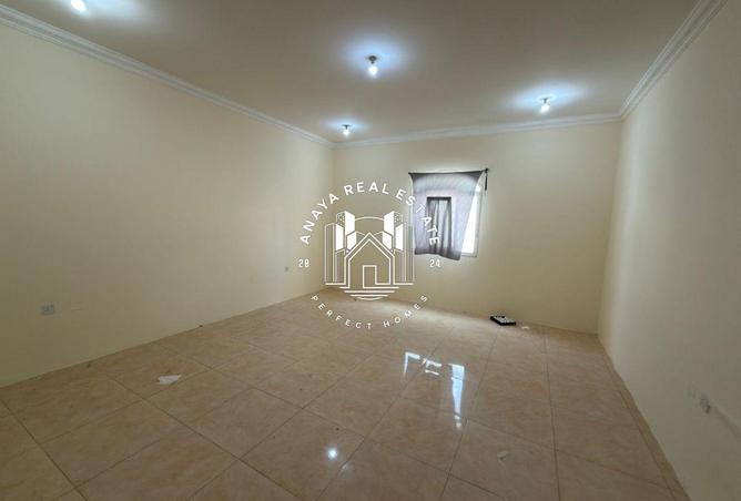 994737 - Property Image 2