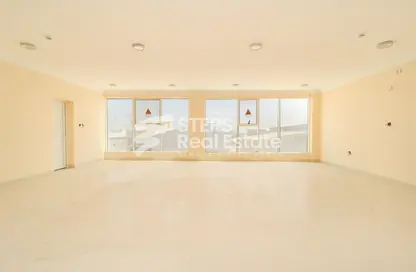 Office Space - Studio - 1 Bathroom for rent in East Industrial Street - Birkat Al Awamer - Al Wakra
