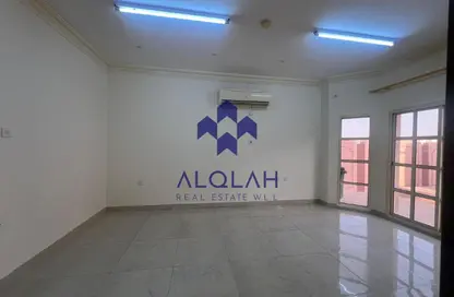 فيلا - 7 غرف نوم - 8 حمامات للايجار في أم صلال علي - أم صلال على - الدوحة