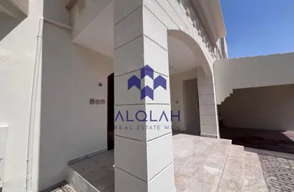 Villa - 4 Bedrooms - 5 Bathrooms for rent in Al Gharrafa - Al Gharrafa - Doha