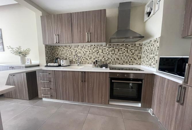 982241 - Property Image 3