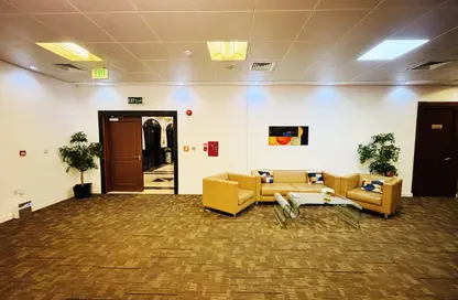 مساحات مكتبية - استوديو - 2 حمامات للايجار في بناية البواكير - السد - الدوحة