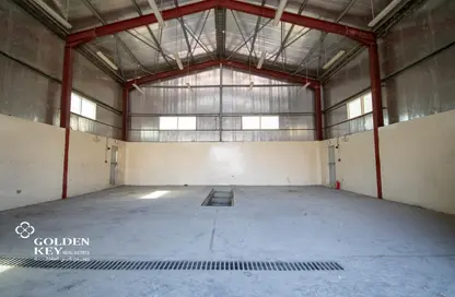 Warehouse - Studio - 4 Bathrooms for rent in Industrial Area 1 - Industrial Area - Doha