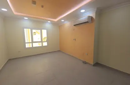 Apartment - 2 Bedrooms - 2 Bathrooms for rent in Bin Omran - Fereej Bin Omran - Doha