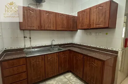 شقة - 2 غرف نوم - 2 حمامات للايجار في فريج كليب - الدوحة