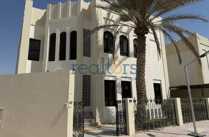 Compound - 4 Bedrooms - 5 Bathrooms for rent in Bin Omran 35 - Fereej Bin Omran - Doha