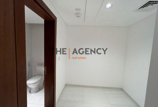 930299 - Property Image 3
