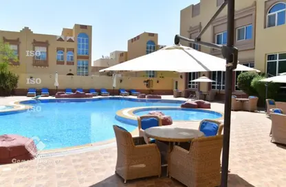 مجمع سكني - 4 غرف نوم - 5 حمامات للايجار في شارع  بو هامو - أبو هامور - الدوحة