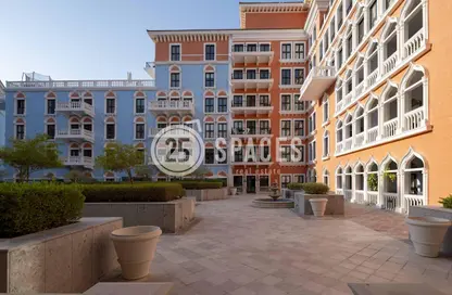 Apartment - 1 Bedroom - 2 Bathrooms for rent in Carnaval - Qanat Quartier - The Pearl Island - Doha