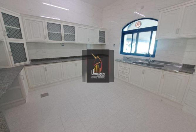 931711 - Property Image 2