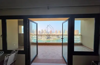 Apartment - 2 Bedrooms - 3 Bathrooms for rent in Marina Gate - Porto Arabia - The Pearl Island - Doha