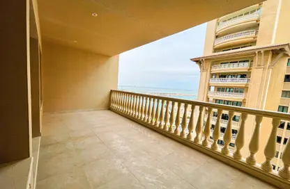 Apartment - 3 Bedrooms - 2 Bathrooms for rent in Porto Arabia - The Pearl Island - Doha