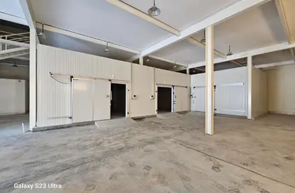 Warehouse - Studio - 7+ Bathrooms for rent in East Industrial Street - Birkat Al Awamer - Al Wakra