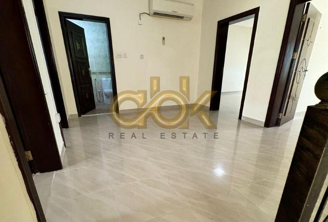 910704 - Property Image 3