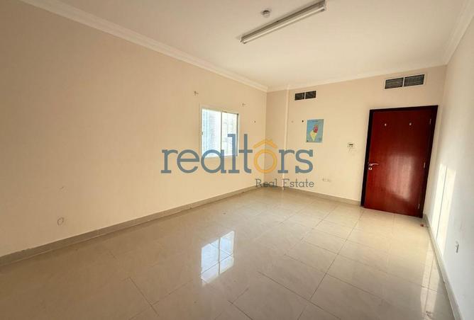 949289 - Property Image 2