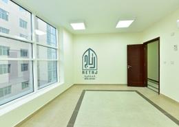 مساحات مكتبية - 1 حمام للكراء في شارع الجزيره - فريج بن محمود الشمالي - فريج بن محمود - الدوحة