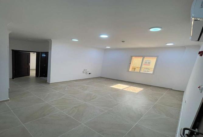 Apartment - 2 Bedrooms - 2 Bathrooms for rent in Old Airport 43 - Old Airport Road - Doha