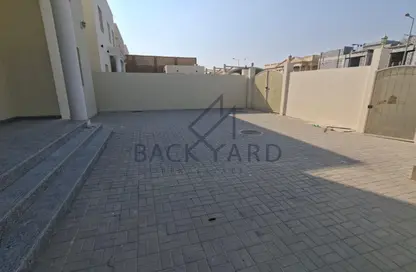 Apartment - 7+ Bedrooms - 7+ Bathrooms for rent in Al Kheesa - Al Kheesa - Umm Salal Mohammed