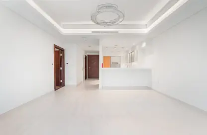 Apartment - 1 Bedroom - 2 Bathrooms for rent in Crystal Residence - Gewan Island - The Pearl Island - Doha Apartment - 1 Bedroom - 2 Bathrooms for rent in Crystal Residence - Gewan Island - The Pearl Island - Doha