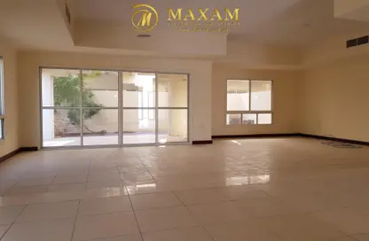 Empty Room image for: Compound - 4 Bedrooms - 5 Bathrooms for rent in Al Waab - Doha, Image 1