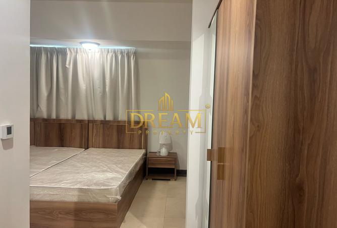 825465 - Property Image 3