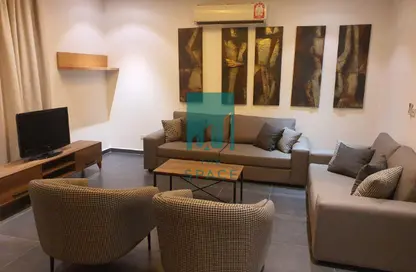 Villa - 3 Bedrooms - 3 Bathrooms for rent in Umm Al Seneem Street - Ain Khaled - Doha