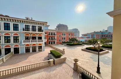 Apartment - 1 Bedroom - 2 Bathrooms for rent in Mercato - Qanat Quartier - The Pearl Island - Doha