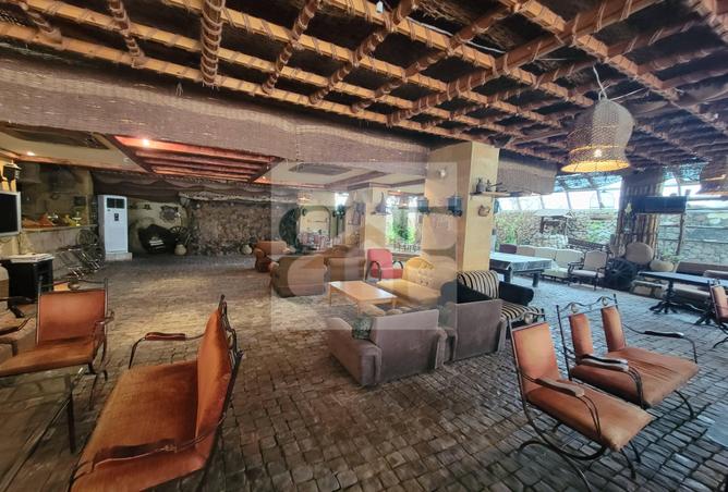 947398 - Property Image 2