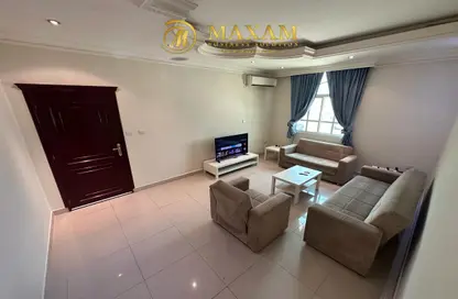 Apartment - 1 Bedroom - 1 Bathroom for rent in Onaiza Street - Diplomatic Area - Doha