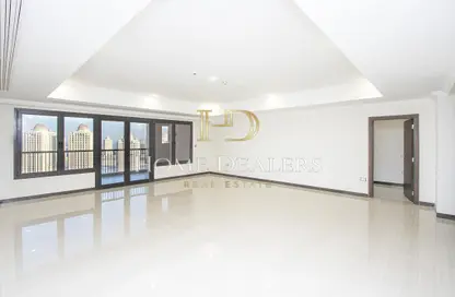 Empty Room image for: Apartment - 3 Bedrooms - 4 Bathrooms for rent in West Porto Drive - Porto Arabia - The Pearl Island - Doha, Image 1
