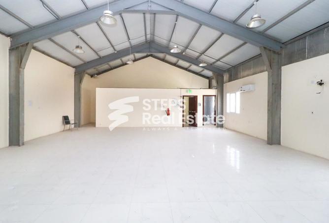933402 - Property Image 2