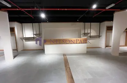Shop - Studio - 1 Bathroom for rent in West Bay Tower - West Bay - West Bay - Doha