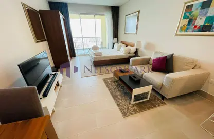 Apartment - Studio - 1 Bathroom for rent in Viva West - Viva Bahriyah - The Pearl Island - Doha