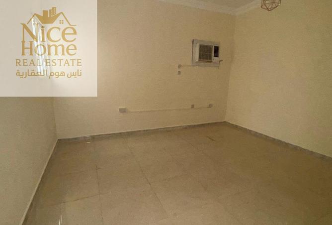 910399 - Property Image 3
