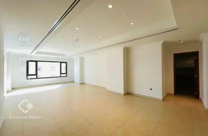 Apartment - 1 Bedroom - 2 Bathrooms for rent in East Porto Drive - Porto Arabia - The Pearl Island - Doha